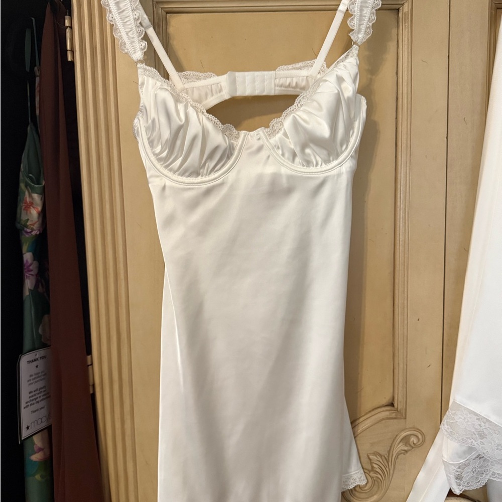 Kat The Label robe and dress, white, Size Medium new with tags
